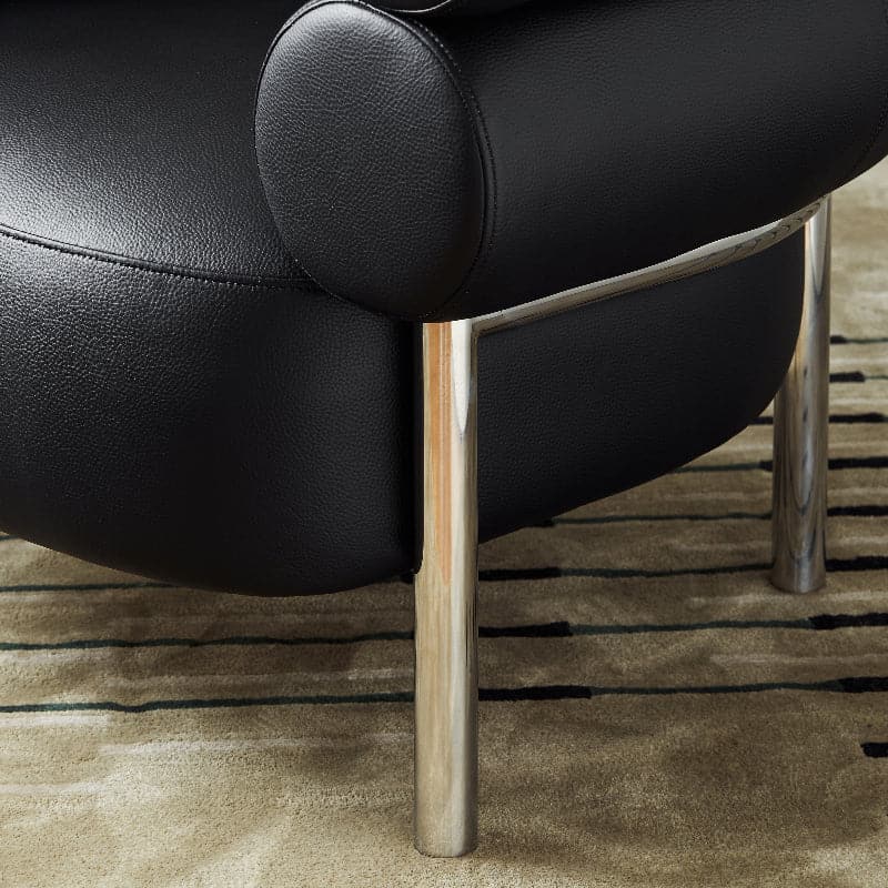 Bagel Lounge Chair - grado Stainless Steel Round Tube TripodThe support legs are made of stainless steel round tubes. The tall design also has excellent corrosion resistance, formability strength and toughness.