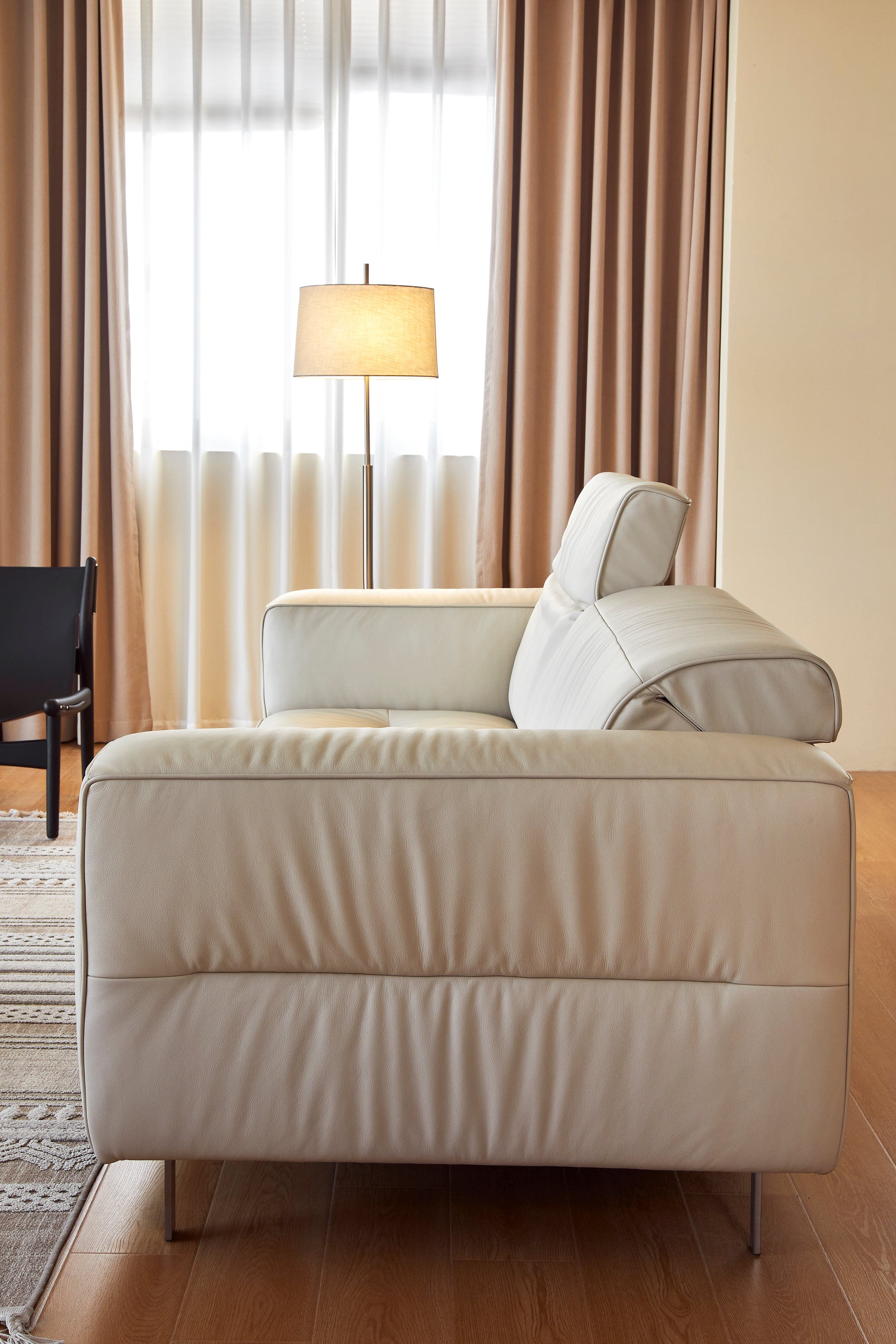 Butter Sofa with Headrests - grado