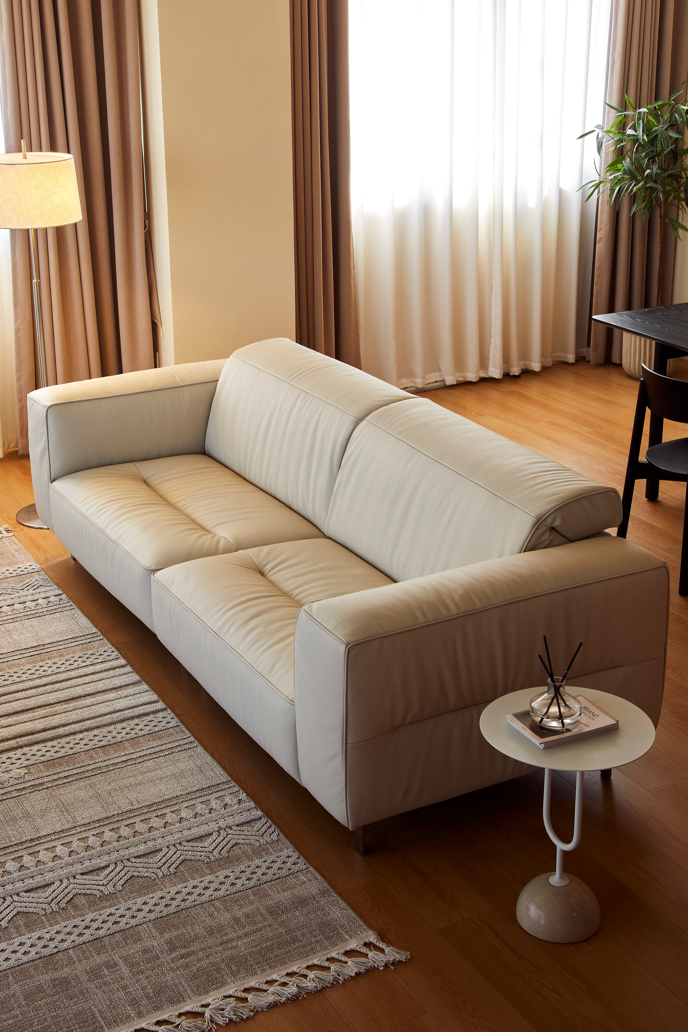 Butter Sofa with Headrests - grado