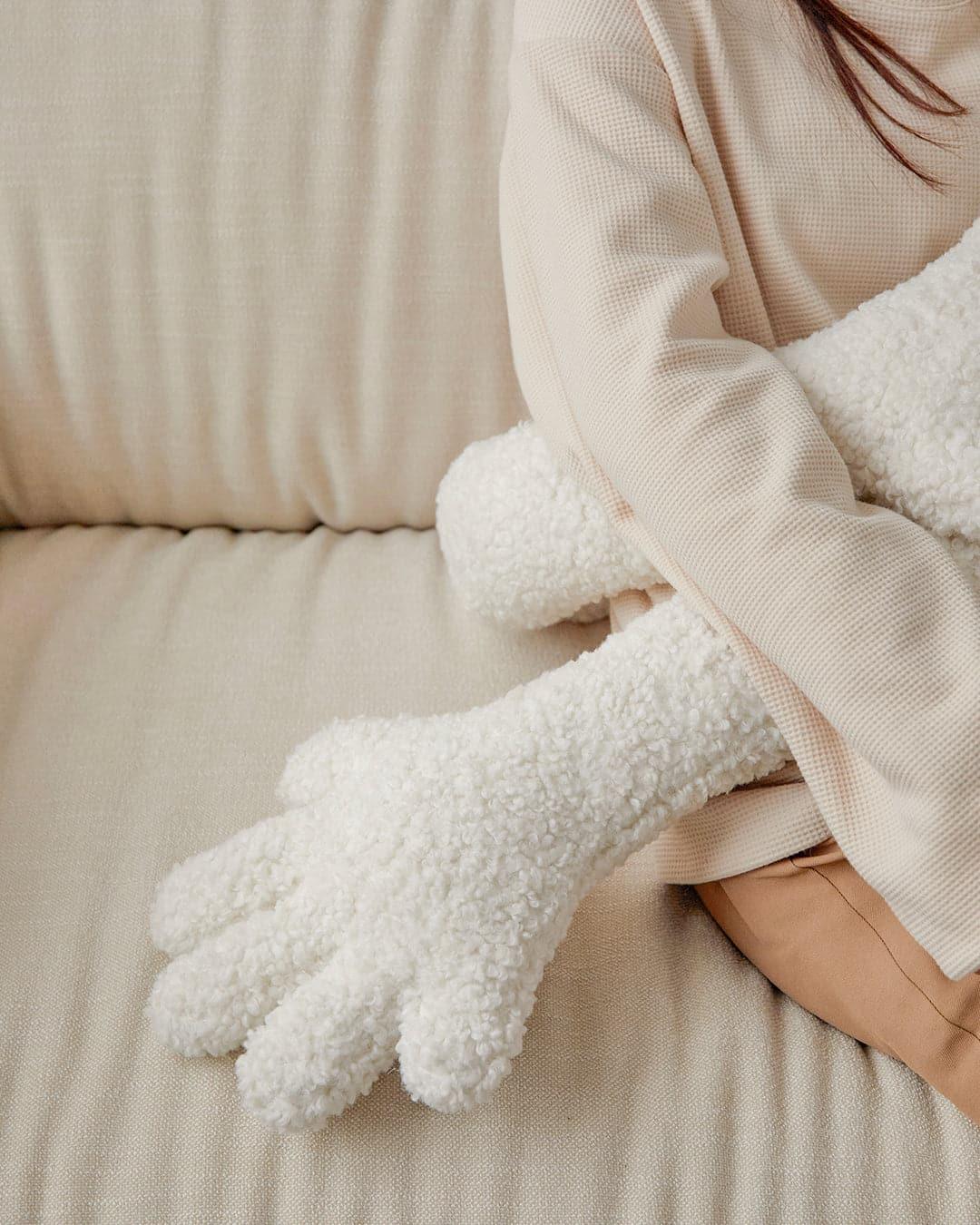 Hug Cushion - Non-profit Item Pre-sale - grado