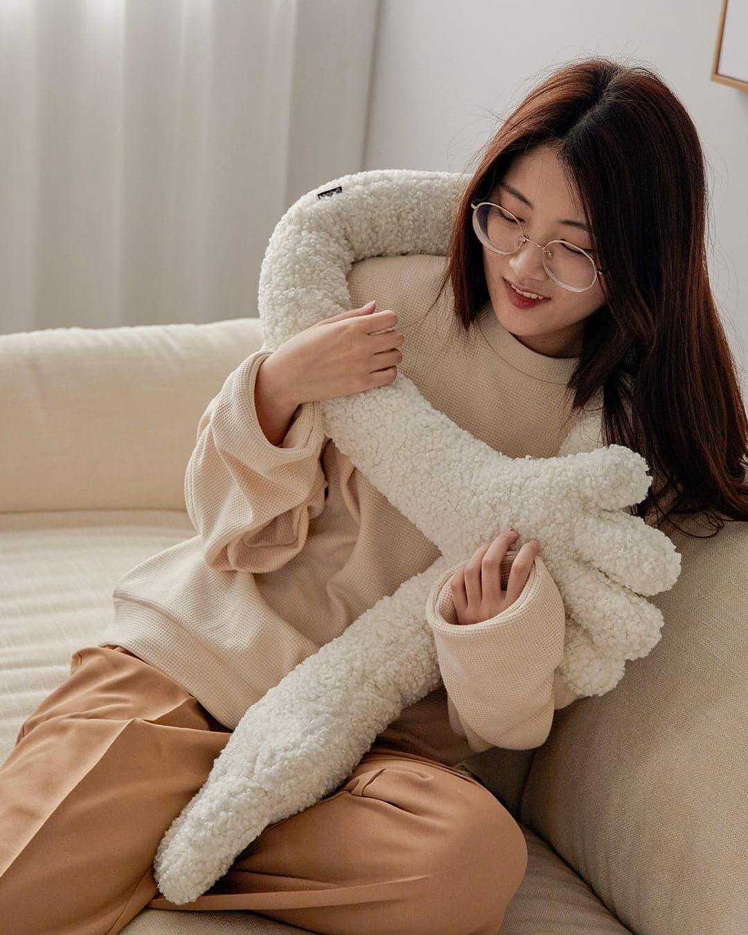 Hug Cushion - Non-profit Item Pre-sale - grado