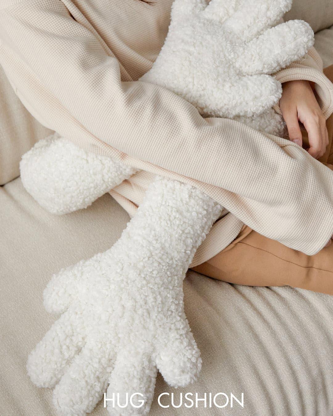 Hug Cushion - Non-profit Item Pre-sale - grado