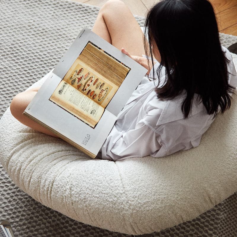 Bird's Nest PleatsCrafted meticulously by artisans for over 10 years,Beautiful in its own right, it's truly enduring to behold.